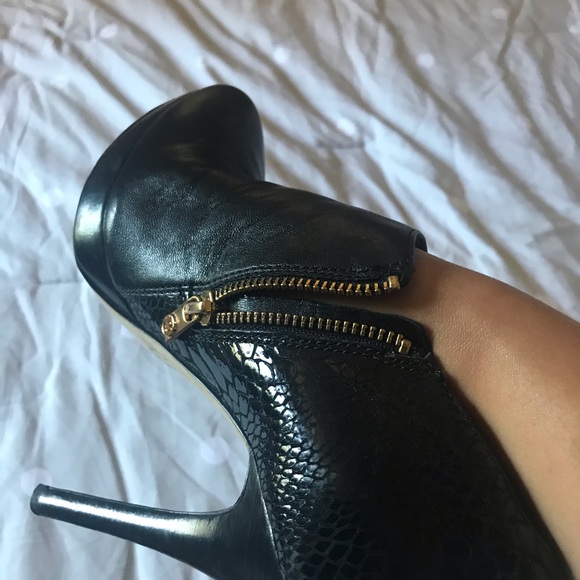 Michael Kors Ankle boots/booties 7M - Picture 3 of 7